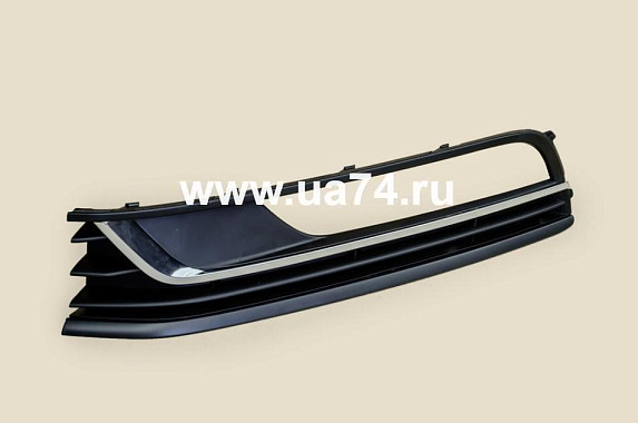 Решетка в бампер левая под туманку Volkswagen Passat (B7) 2010-2015 (Тайвань)